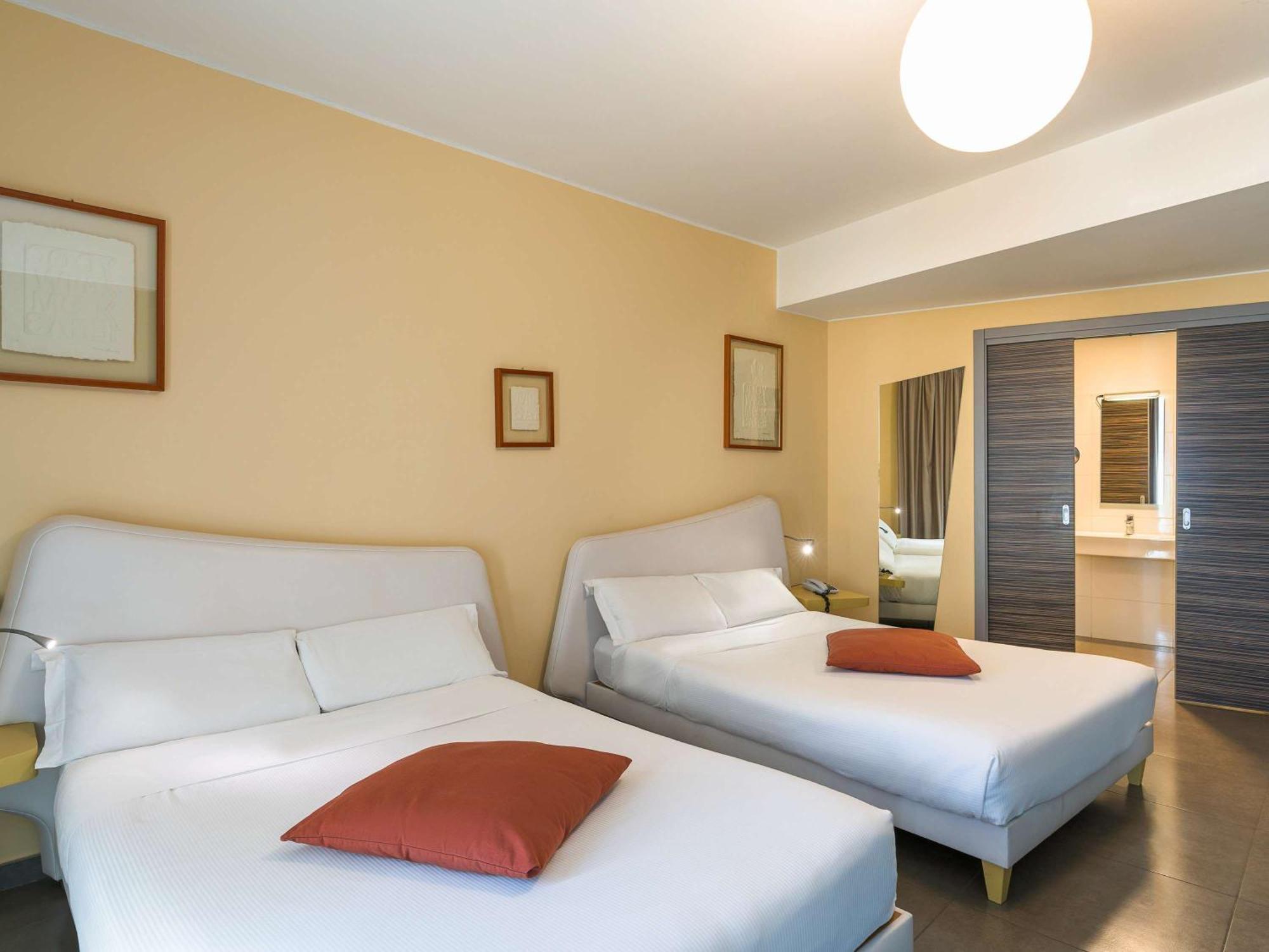Ibis Styles Catania Acireale Hotel Exterior photo