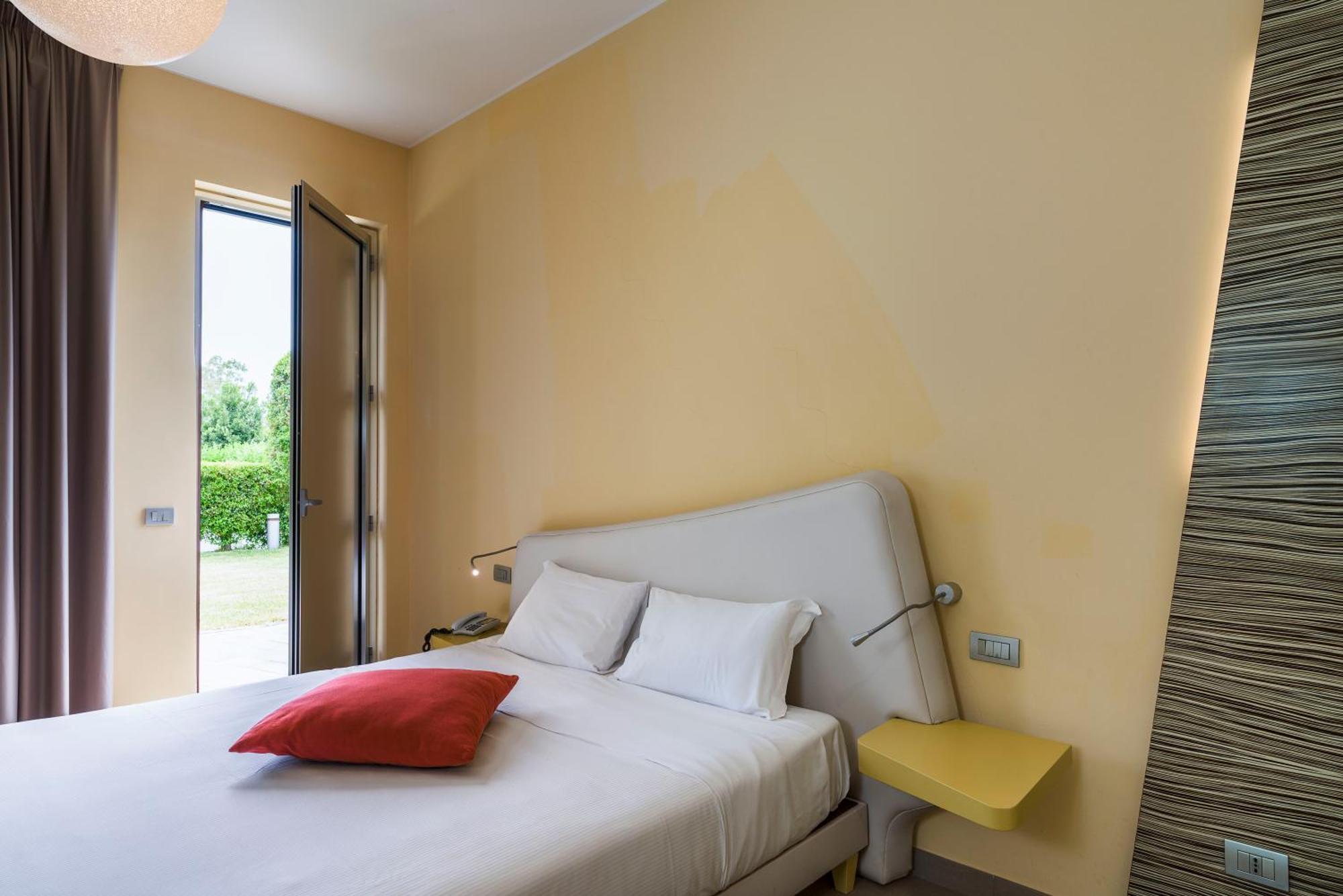 Ibis Styles Catania Acireale Hotel Exterior photo